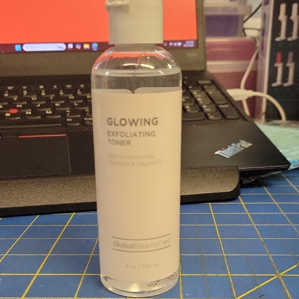 Glowing Exfoliating 120ml Toner - Clear New